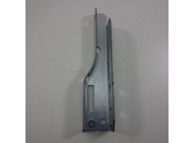 Cooke & Lewis Door Hinge Bracket Right Hand