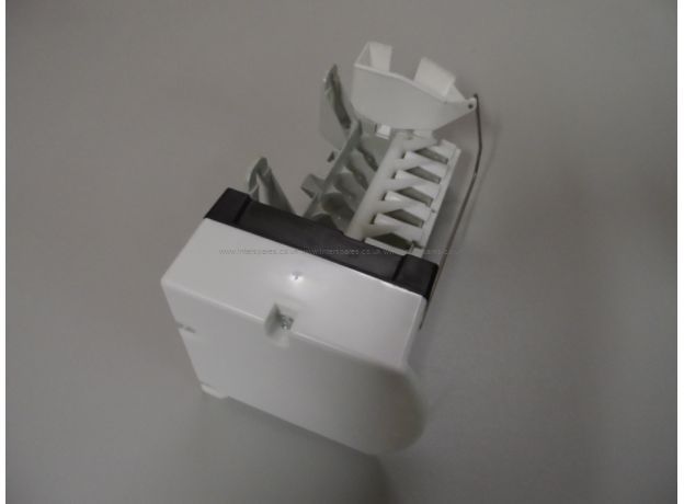 General Electric GE Icemaker Assembly