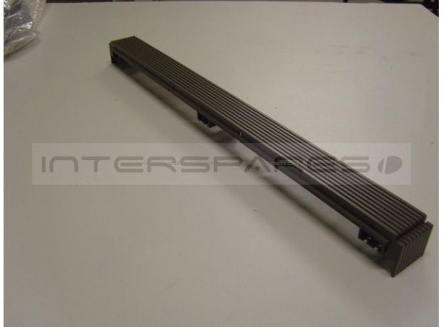 Hygena BUILD-IN KIT GRILLE - LOWER TRIM