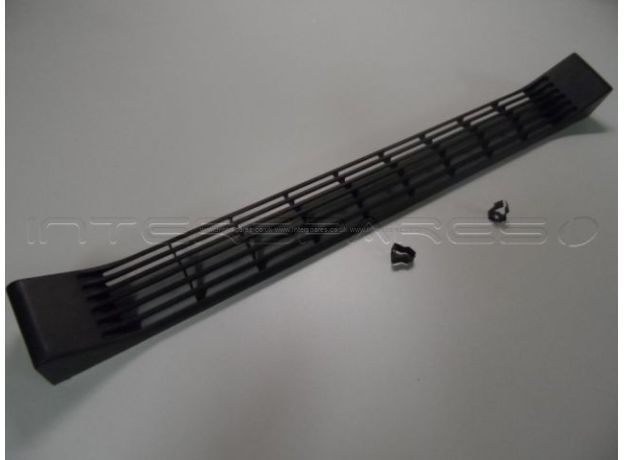 Amana LOWER KICKPLATE / GRILL